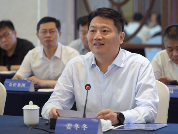 炒股配资利息论坛 “沪泰路”上谱新篇——上证报产投融合座谈交流会走进泰州