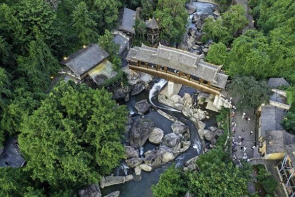 股票独立帐户配资炒股 活力中国调研行|峡谷造“悬崖民宿”，“生产线”如何化身“风景线”？